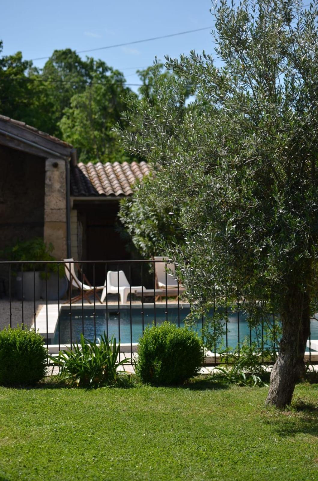 Ferme St Pierre 2 Suites Avec Repas, Piscine, Clim, Cheminee Ou Baignoire Spa Chabeuil Bagian luar foto