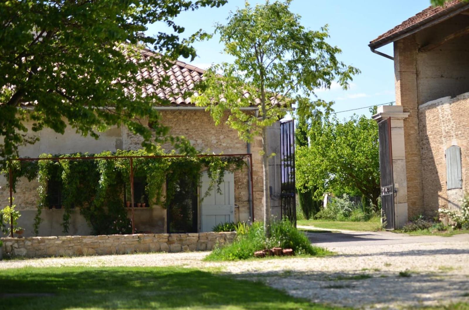 Ferme St Pierre 2 Suites Avec Repas, Piscine, Clim, Cheminee Ou Baignoire Spa Chabeuil Bagian luar foto