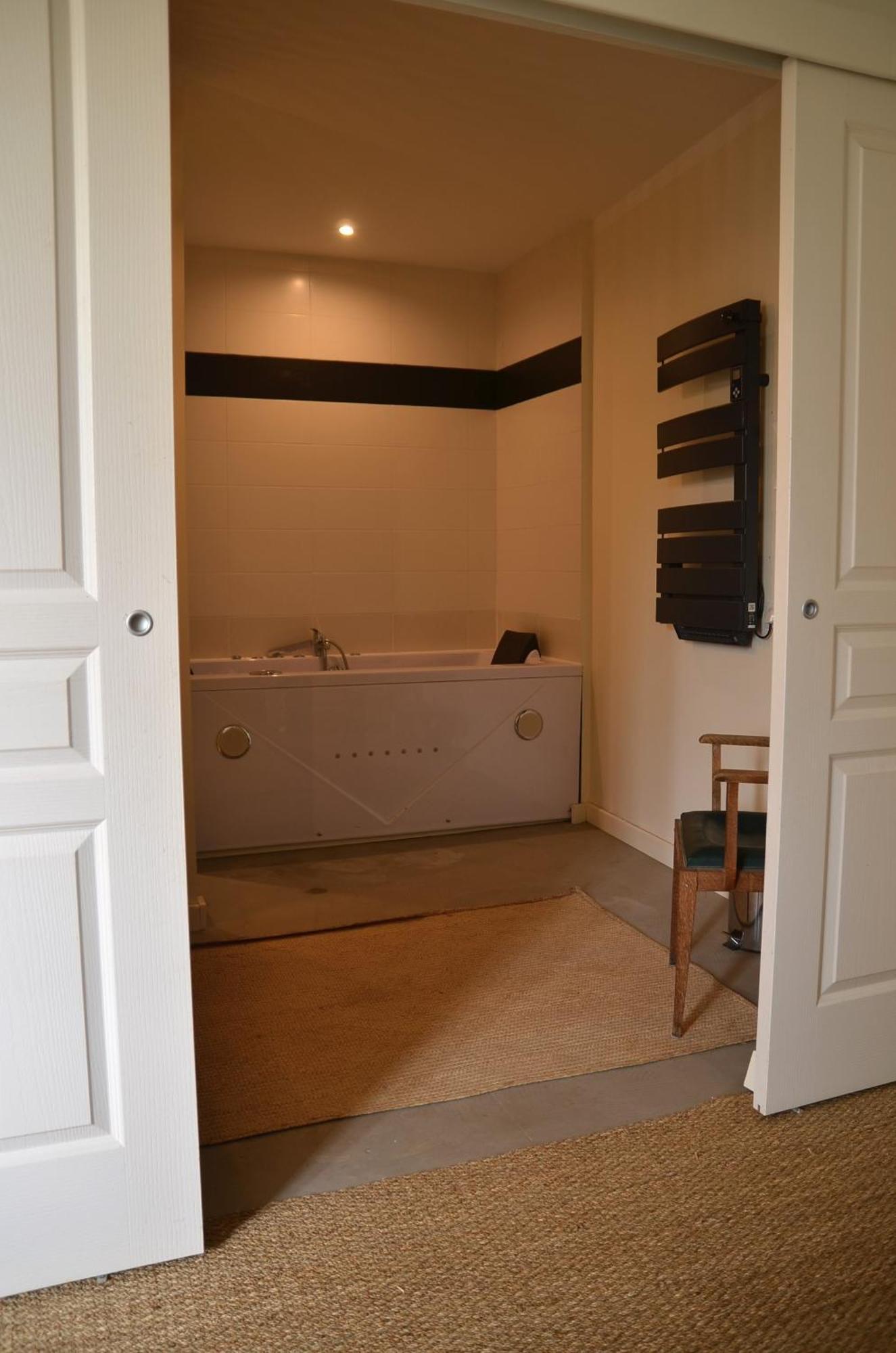 Ferme St Pierre 2 Suites Avec Repas, Piscine, Clim, Cheminee Ou Baignoire Spa Chabeuil Bagian luar foto